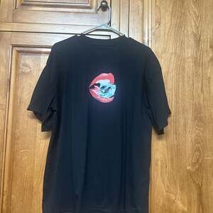 Loiter Cold Lips Graphic Tee